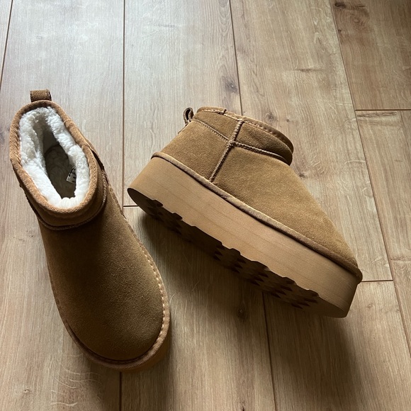 [NEW/UNWORN] CUSHIONAIRE Genuine Suede Platform Boot - Picture 2 of 9